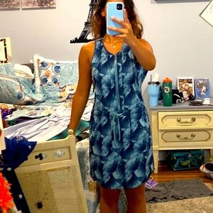 Kyodan Outdoor polyester fabric. US 6-8. Navy blue and a light blue green.